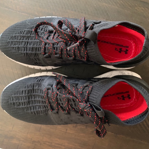 Underarmour HOVR with Bluetooth capability - Picture 2 of 7